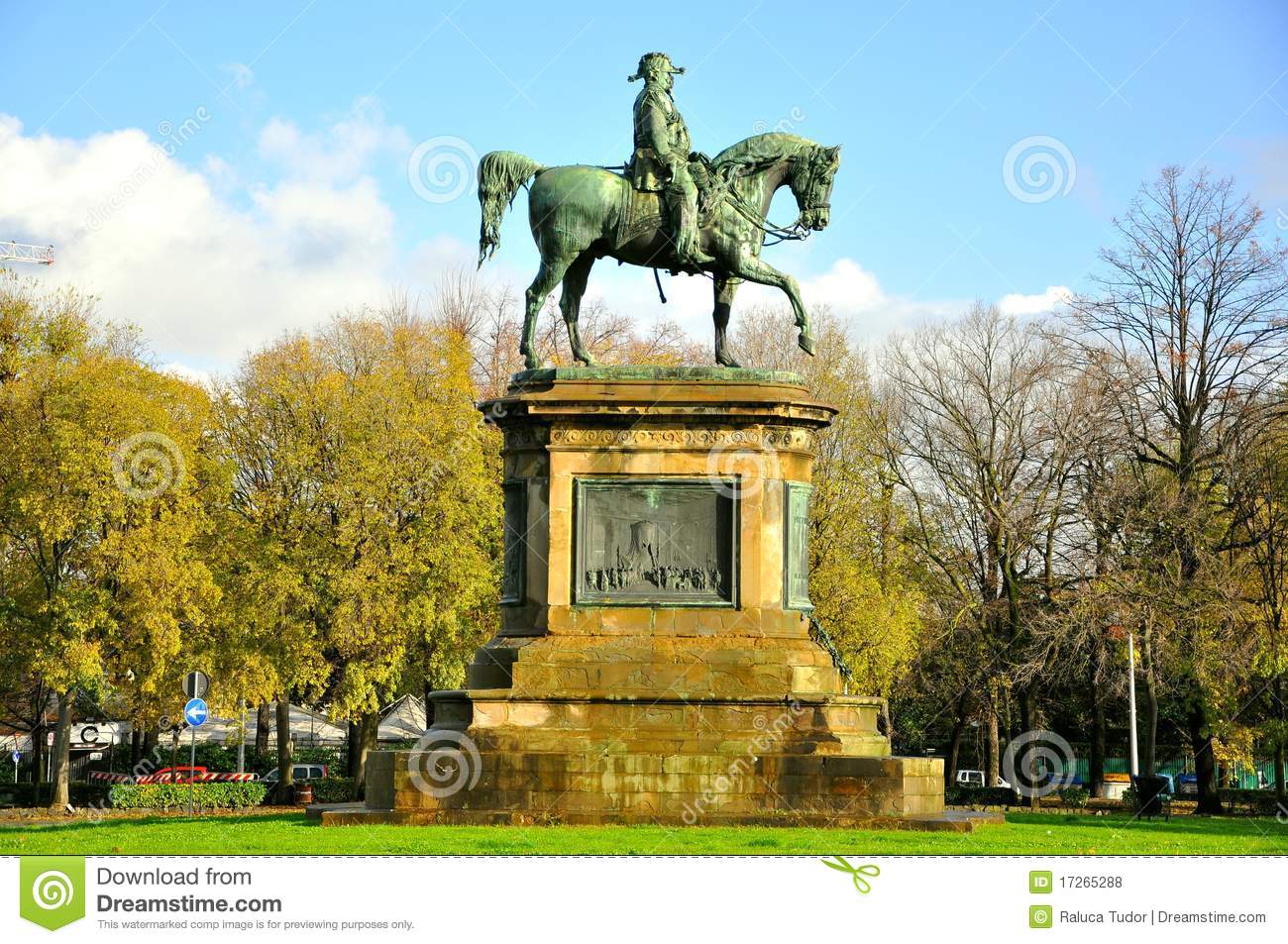 Italian Typical Park With Statue Royalty Free Stock Photos   Image