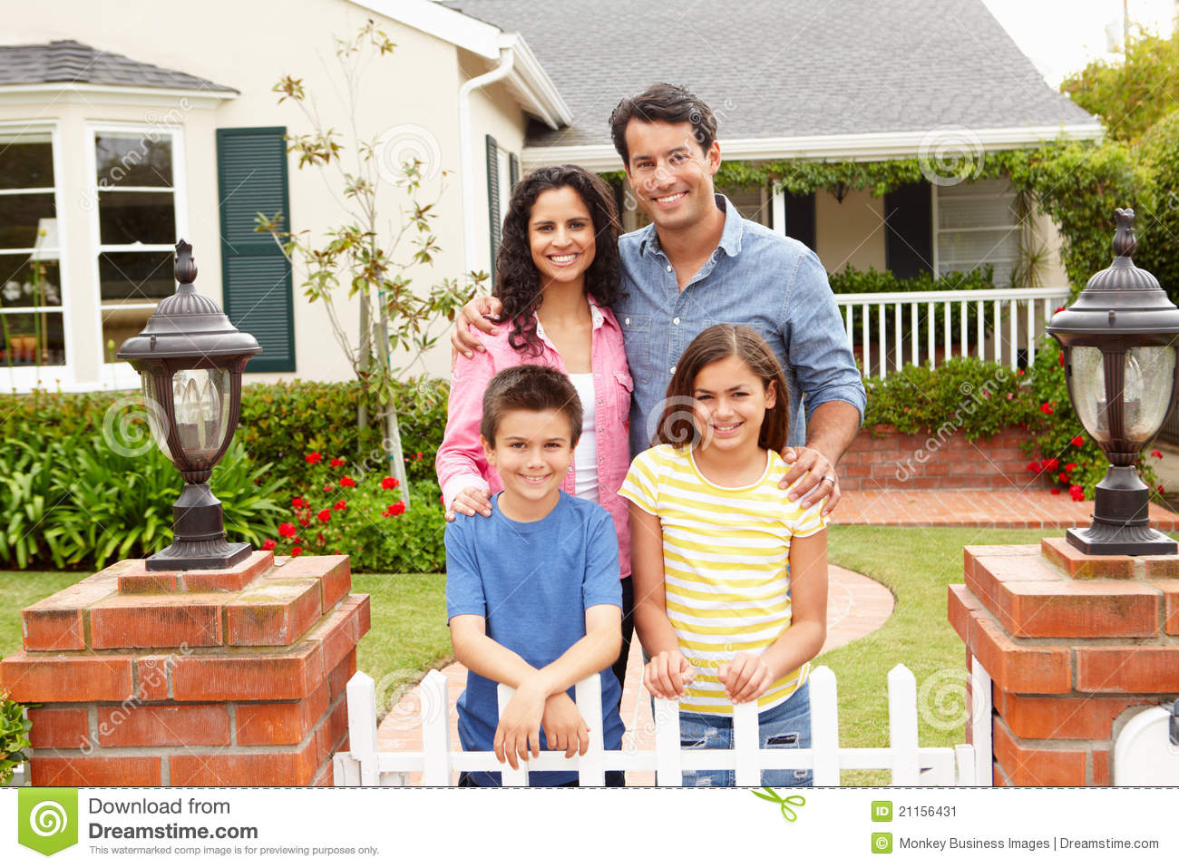 Hispanic Family Clipart Hispanic Family Outside Home